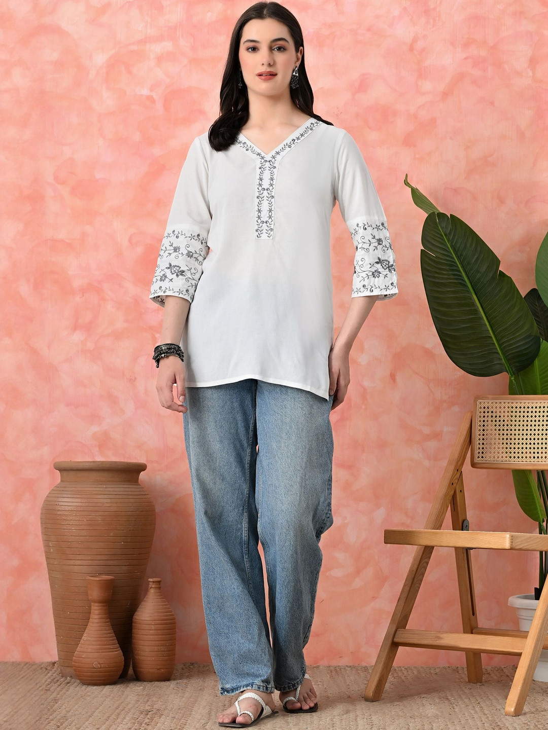 EMICA Women Royal Floral Embroidered V-Neck Short Kurti