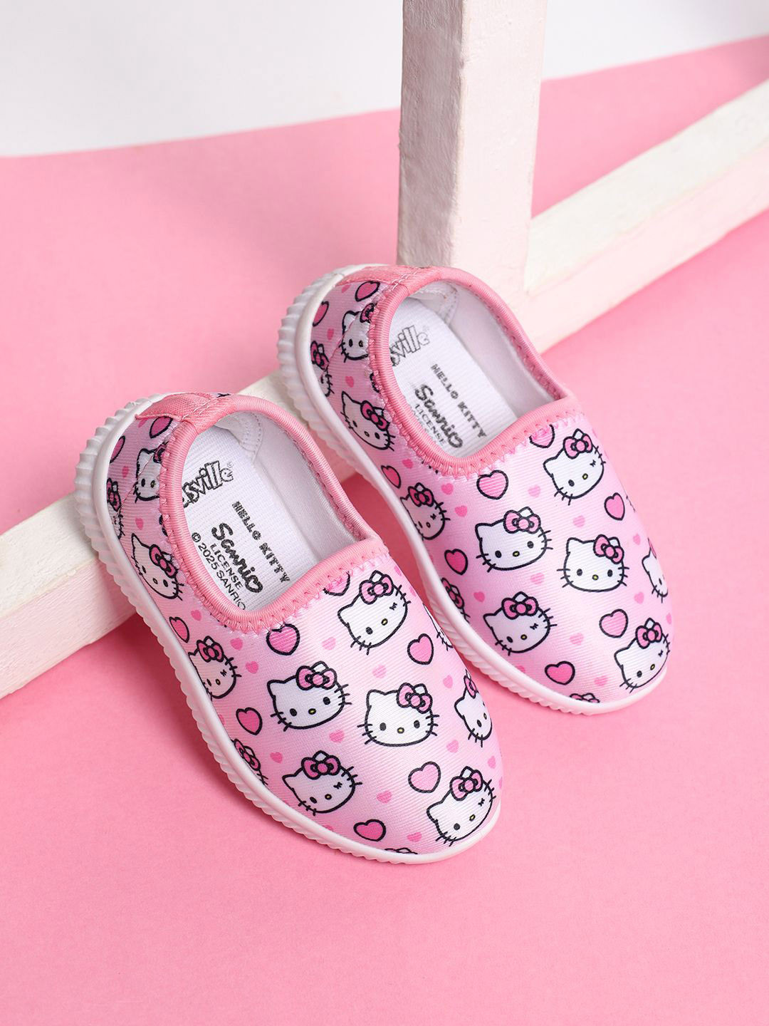 Kids Ville Girls Hello Kitty Printed Slip-On Sneakers