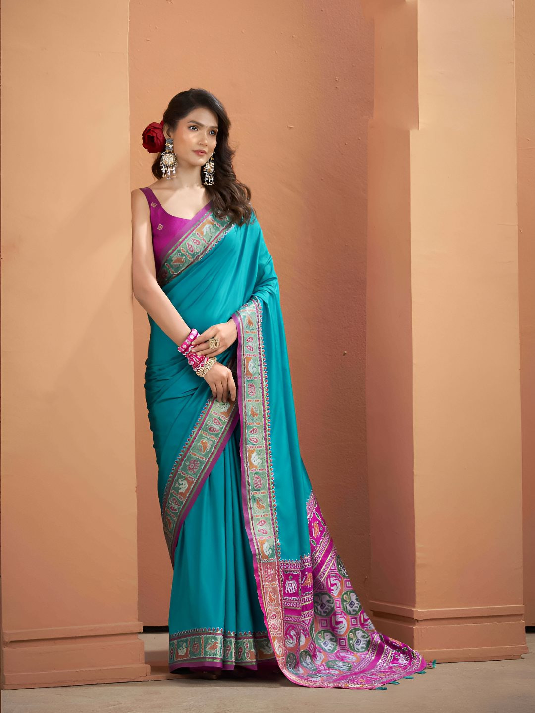 KIMISHA Printed Border Patola Saree With Blouse Piece