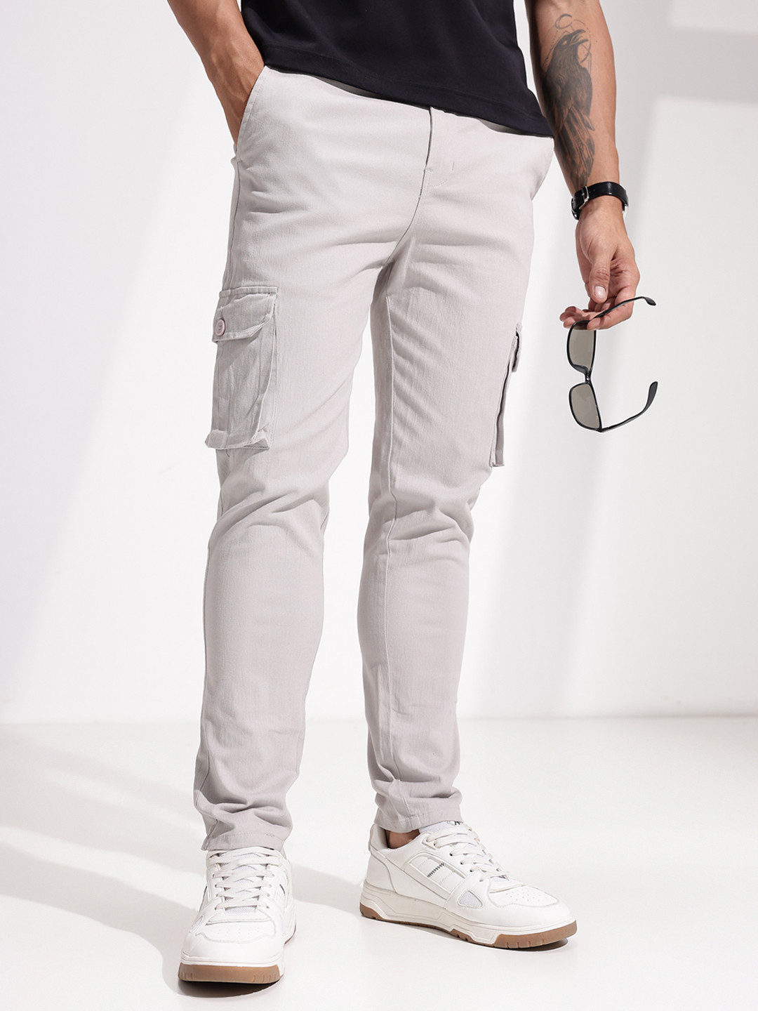 INVICTUS Men Tapered Fit Cargo Trousers