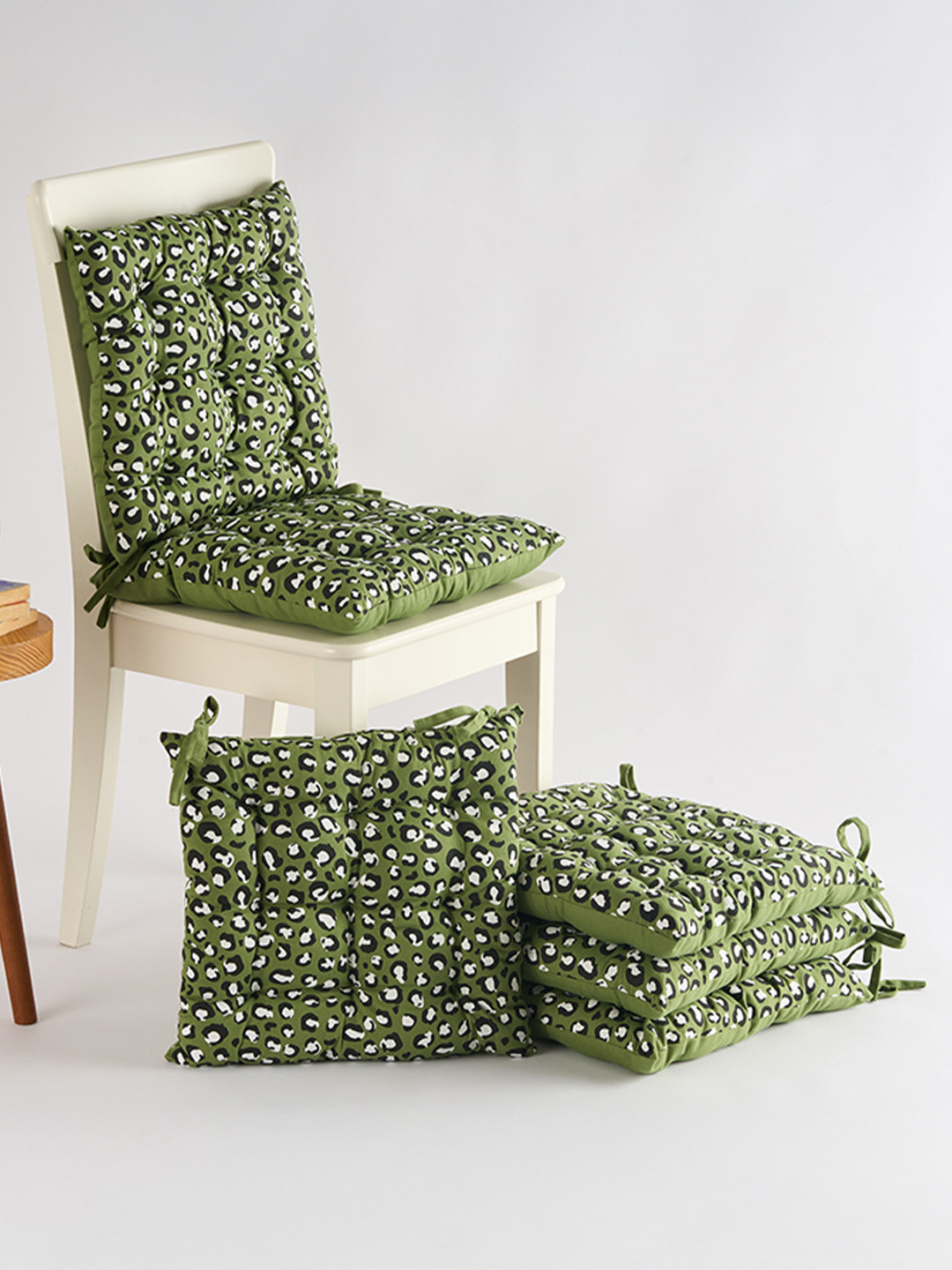 SKANDA FAB Green & White 6 Pieces Animal Printed Pure Cotton Chair Pads