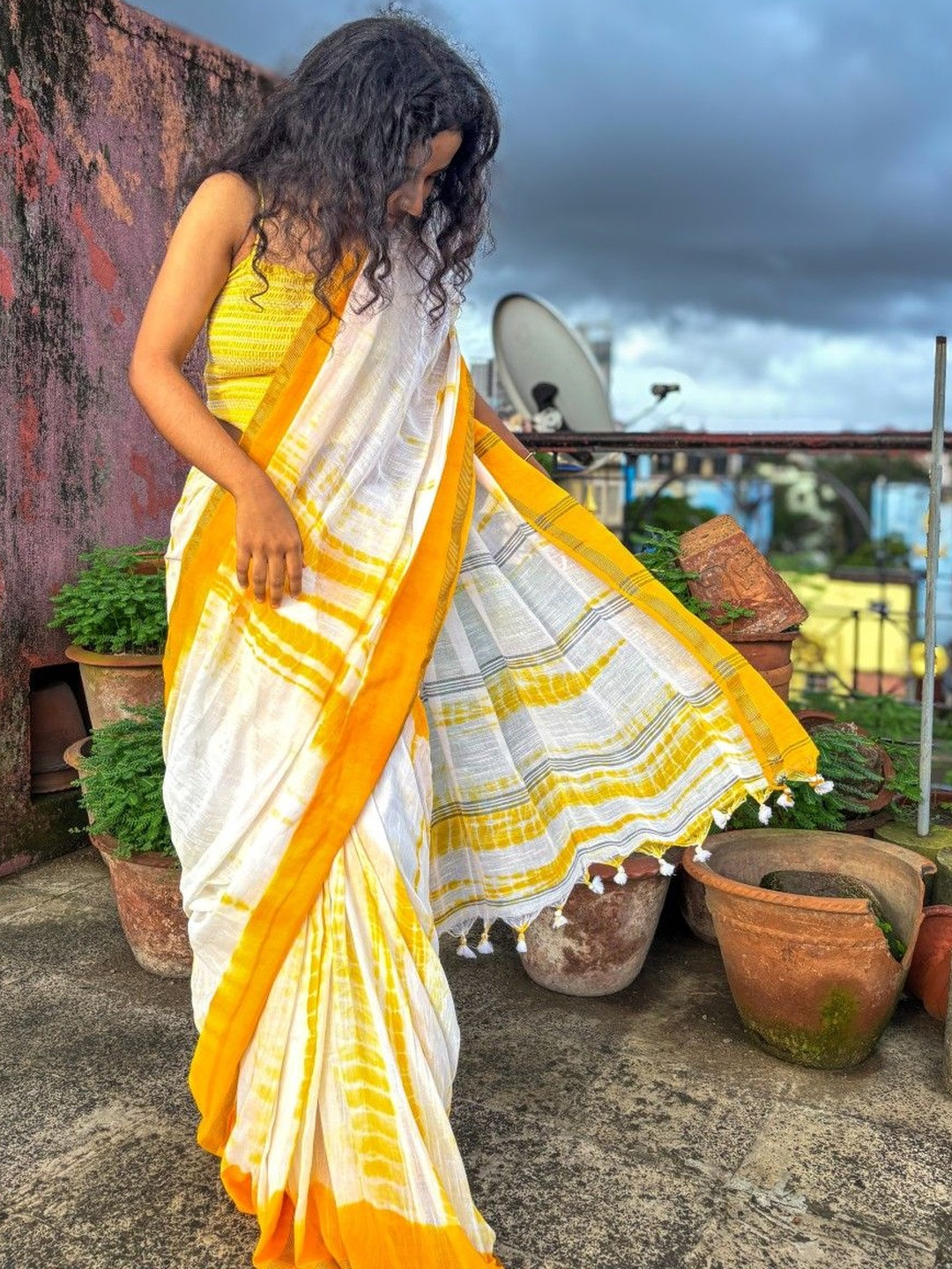 Durga Handlooms Tie and Dye Dyed Pure Cotton Saree