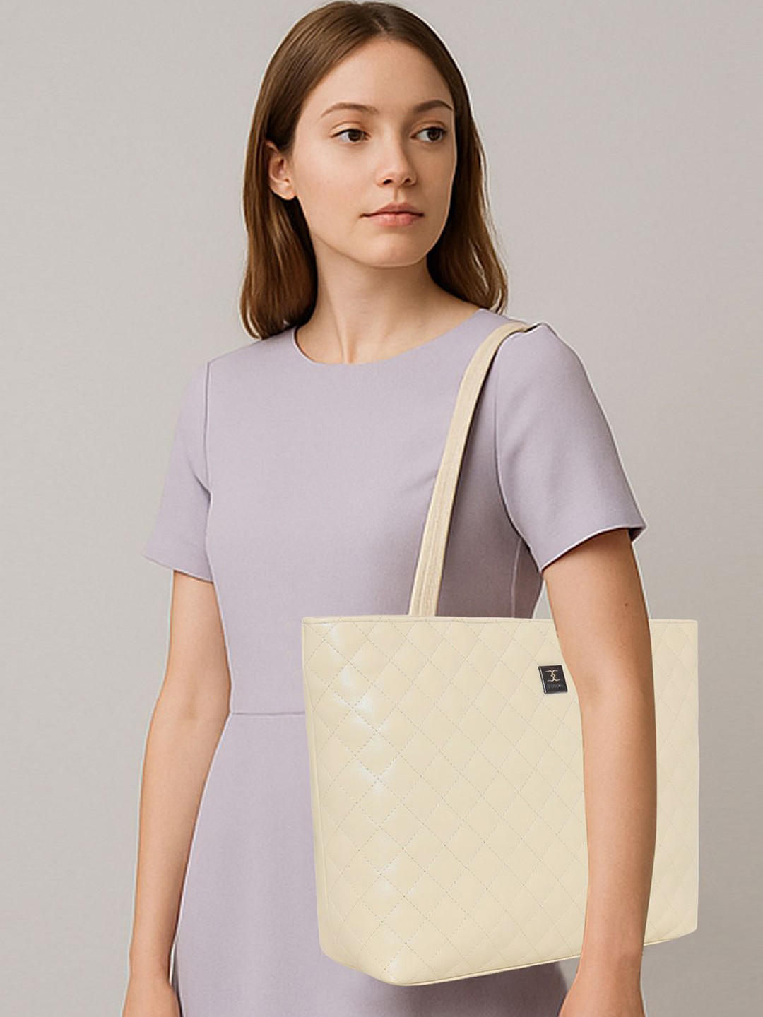 ESBEDA Women Textured Structured Quilted Shoulder Bag