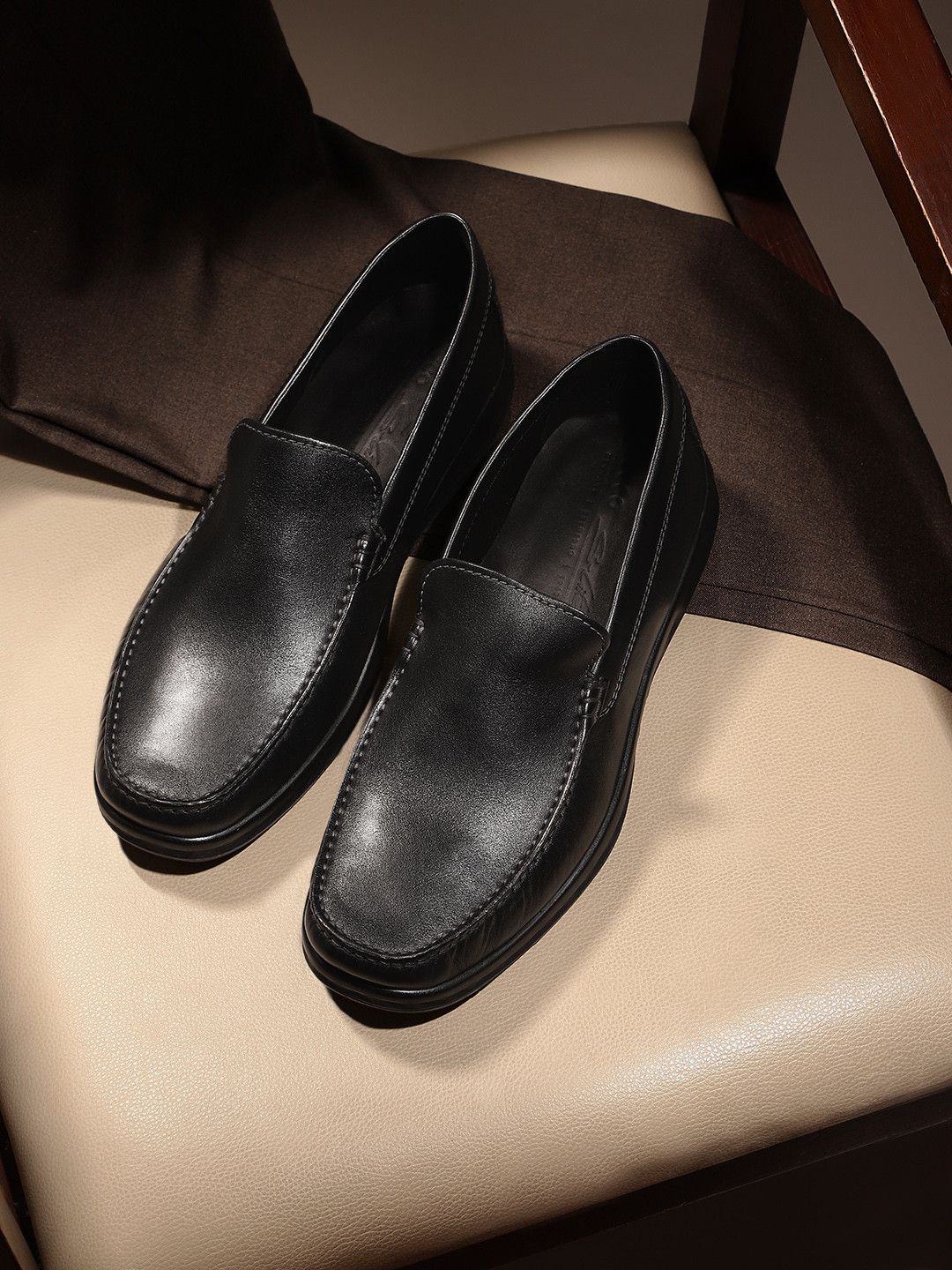 ECCO Men Round Toe Leather Loafers