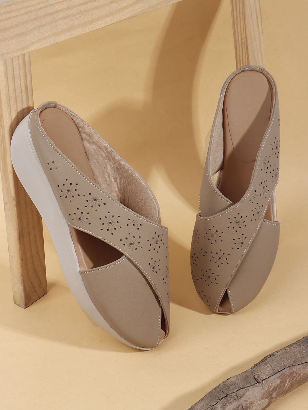 AVIVASTYLE Open Back Round Toe Platform Sandals