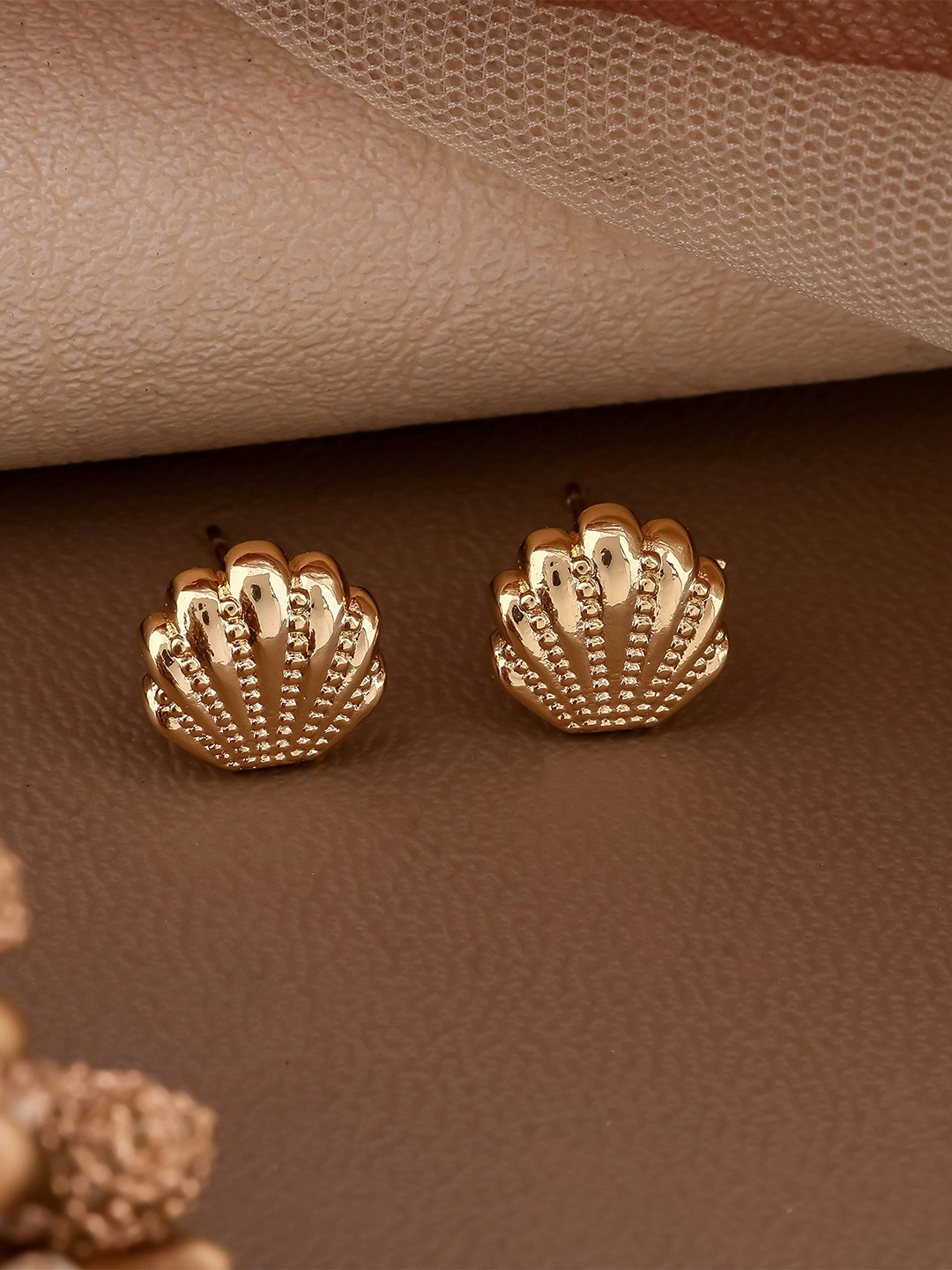 QUERALT Brass-Plated Seashell Shaped Studs