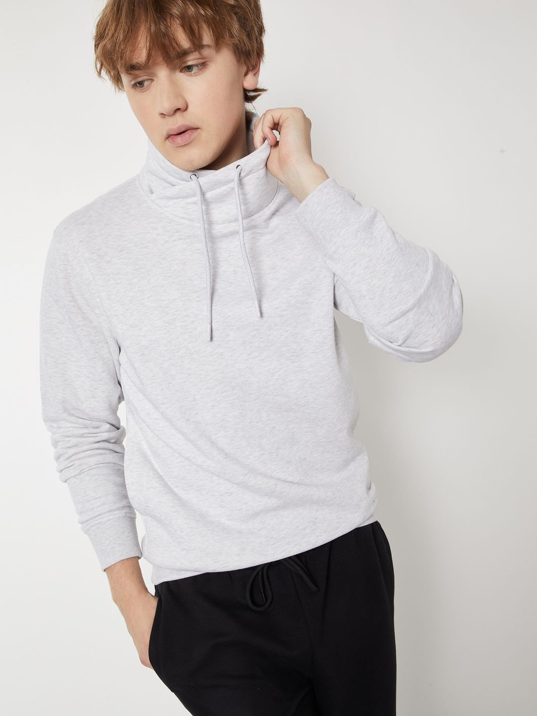 max Turtle Neck Sweatshirt