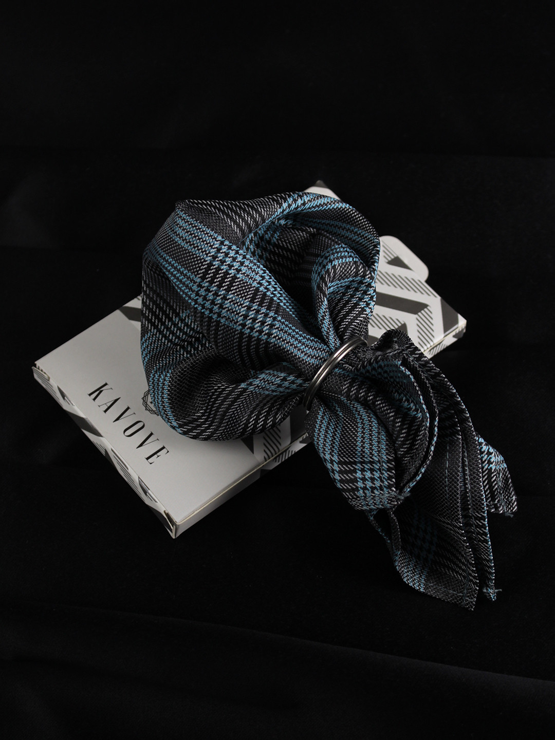 Kavove Men Grey & Blue Checkered Pocket Square