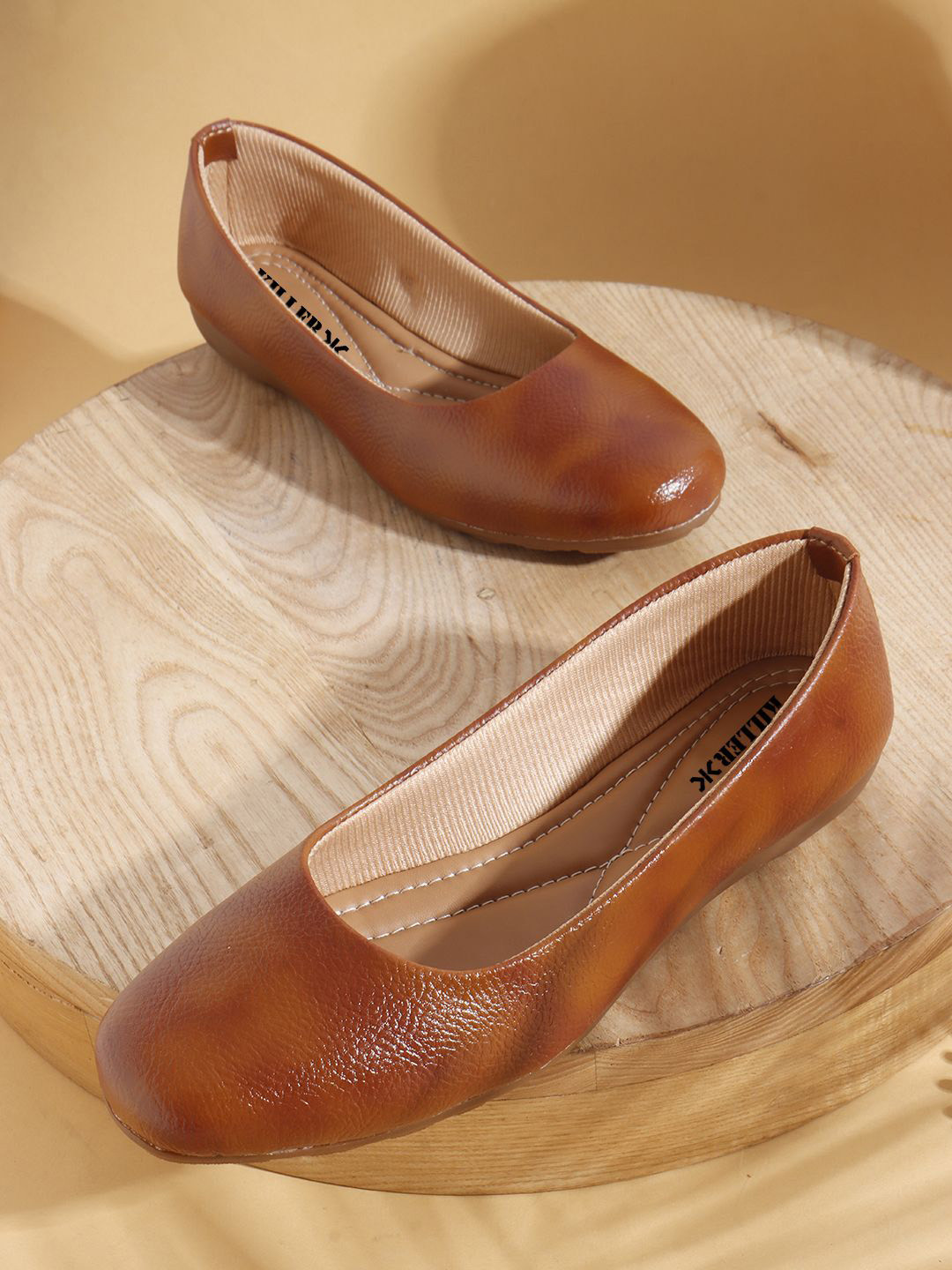 Killer Women Textured Leather Slip on Mojaris