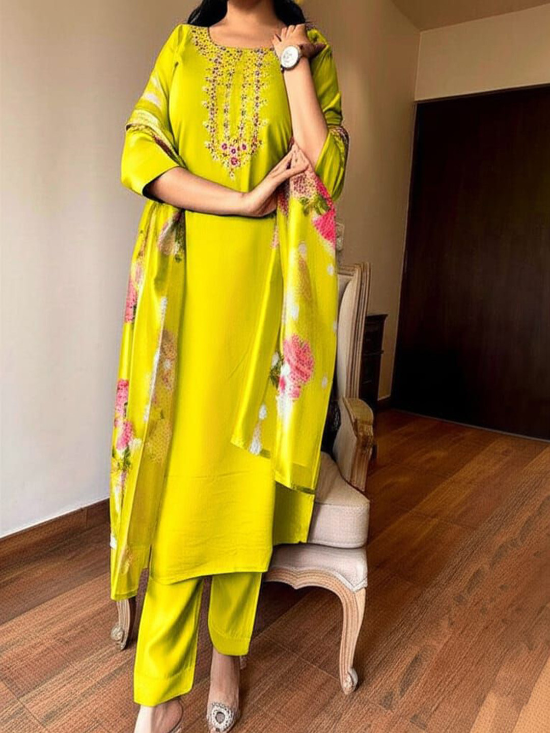 LIZORD FAB Ethnic Motifs Embroidered Thread Work Kurta With Trousers & Dupatta