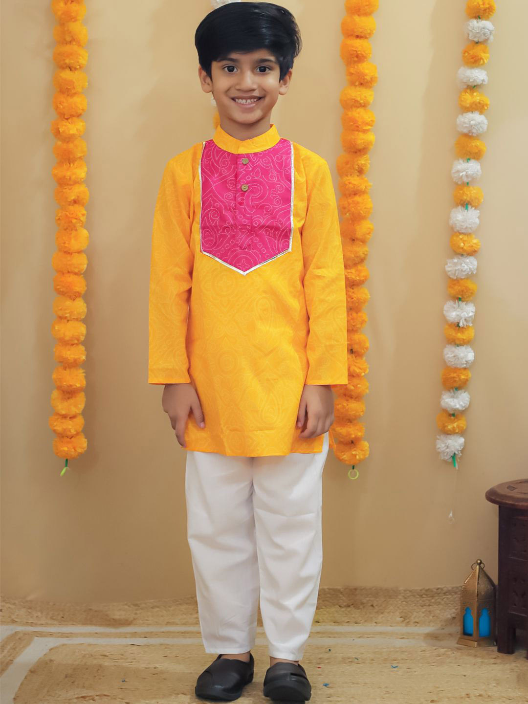 Aj DEZInES Boys Yellow Cotton Full sleeves Printed Kurta Pyjama Set