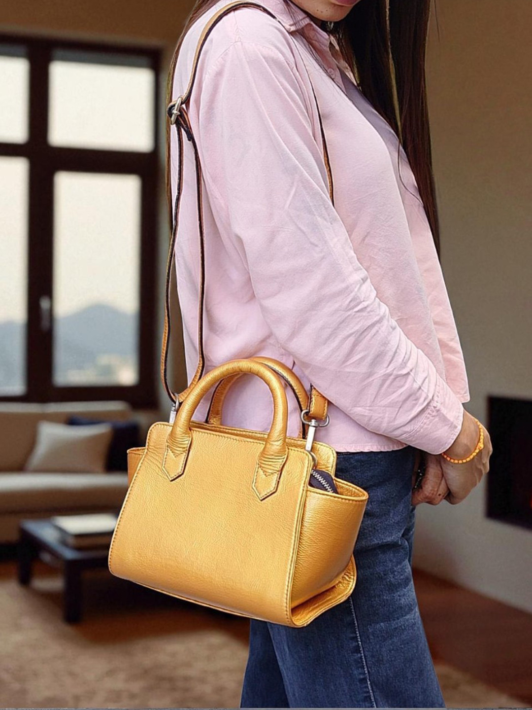 PERKED Women ROAR Textured Swagger Leather Handheld Bag