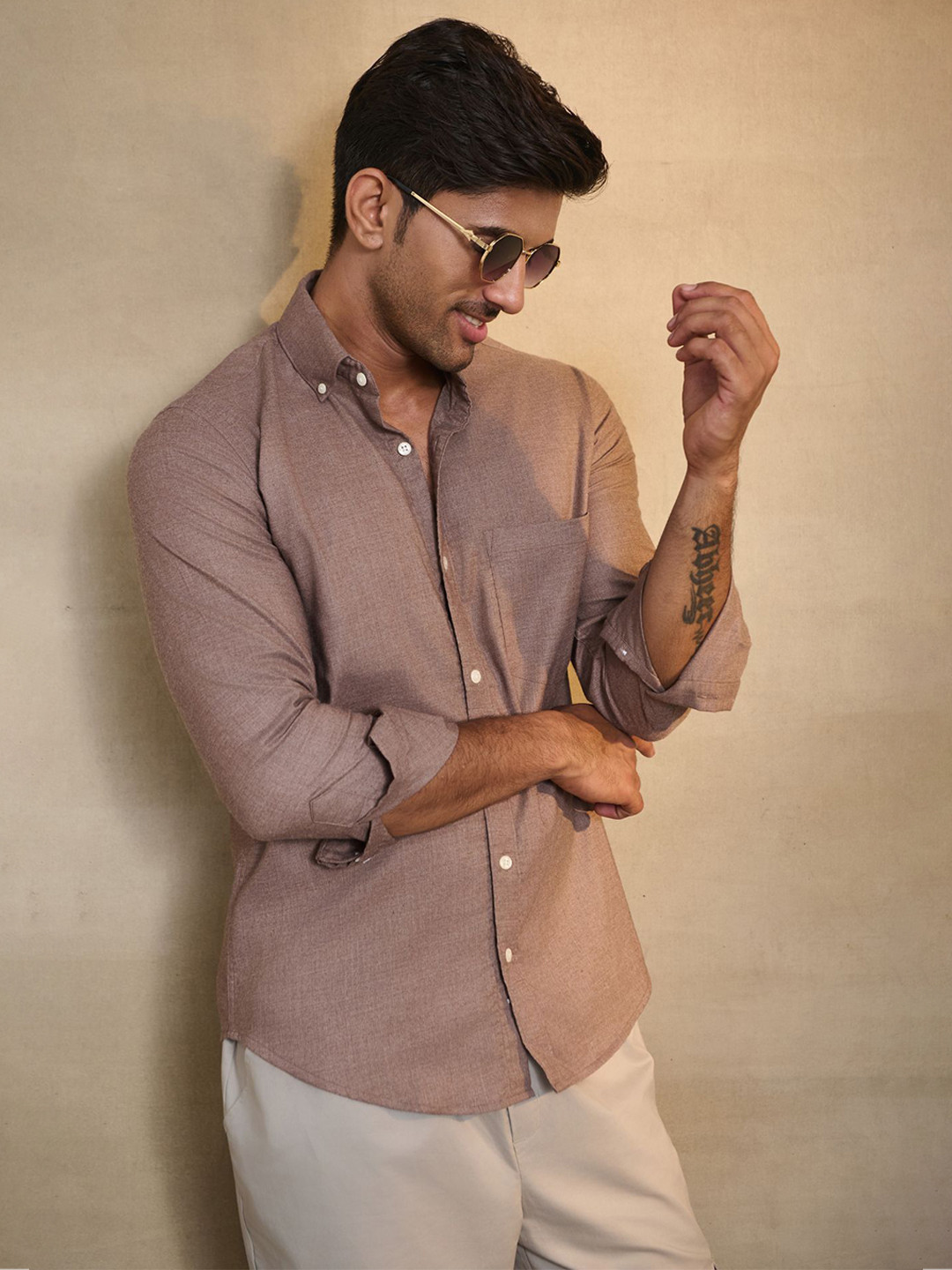 Uncluttered Closet Men Standard Fit Solid Button-Down Collar Cotton Casual Shirt