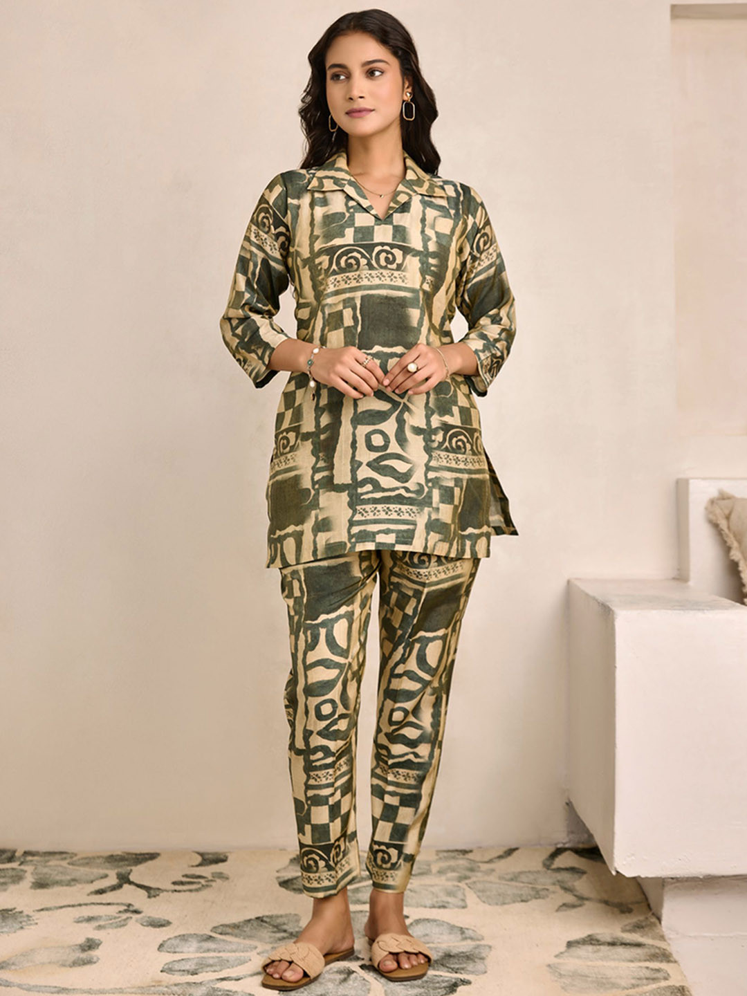 WOMEN PLUS Moh Collection Digitally Printed Shimmer Silk Tunic With Trousers Co-Ords