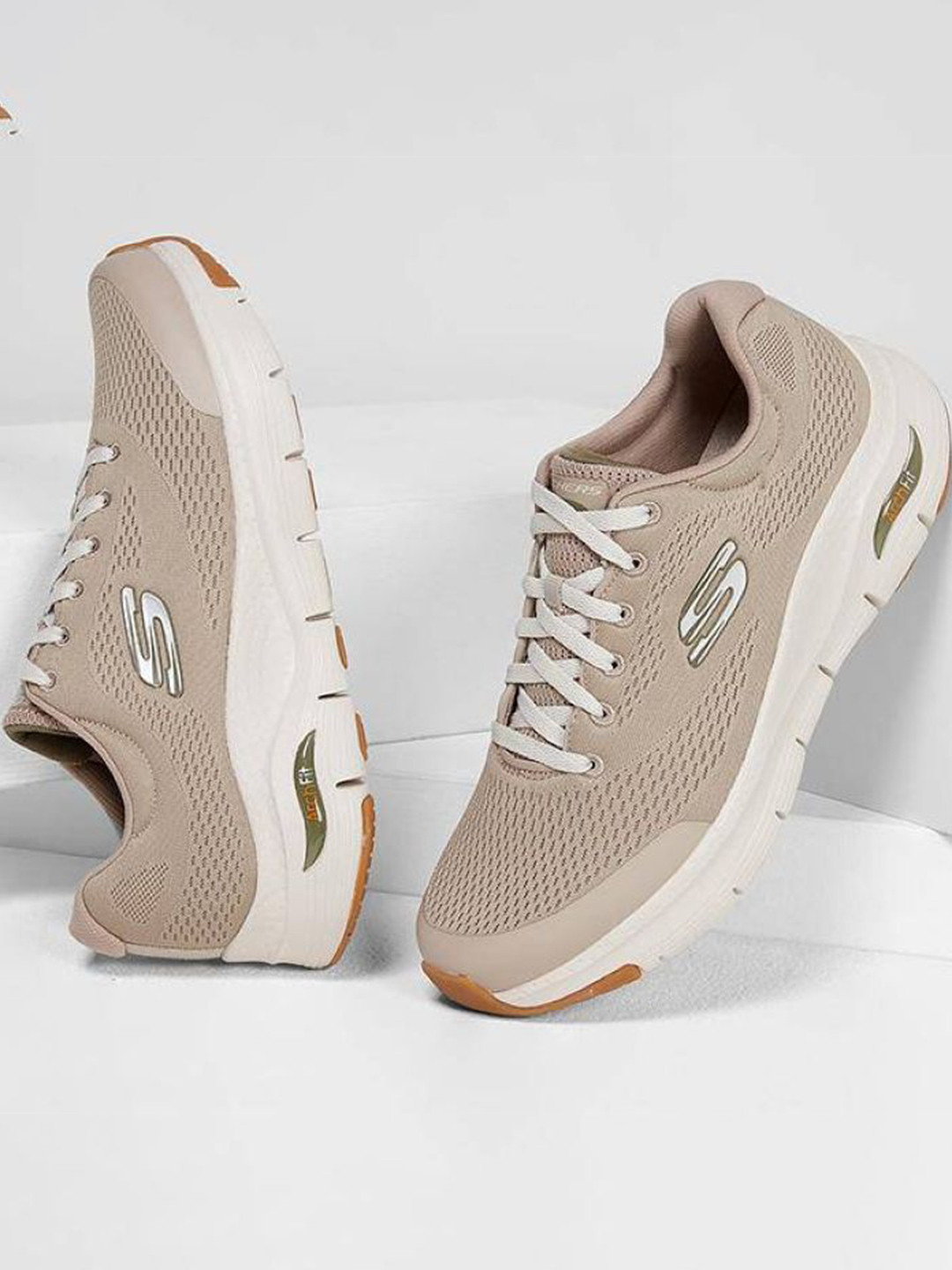 Skechers Arch Fit Men Textured  Round Toe Lace Ups Running Sports Shoes