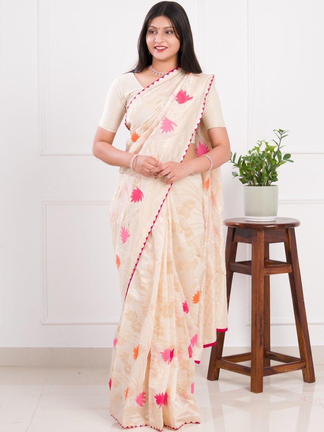 KCPC BANDHANI Women Off White Sarees