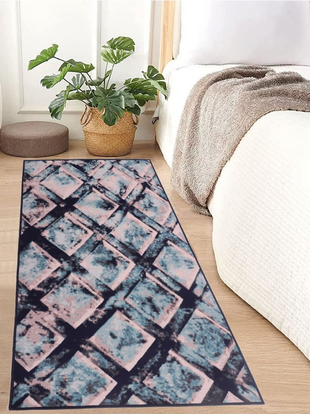 MODEFE Black & Blue Geometric Printed Anti-Skid Loop Pile Floor Runner