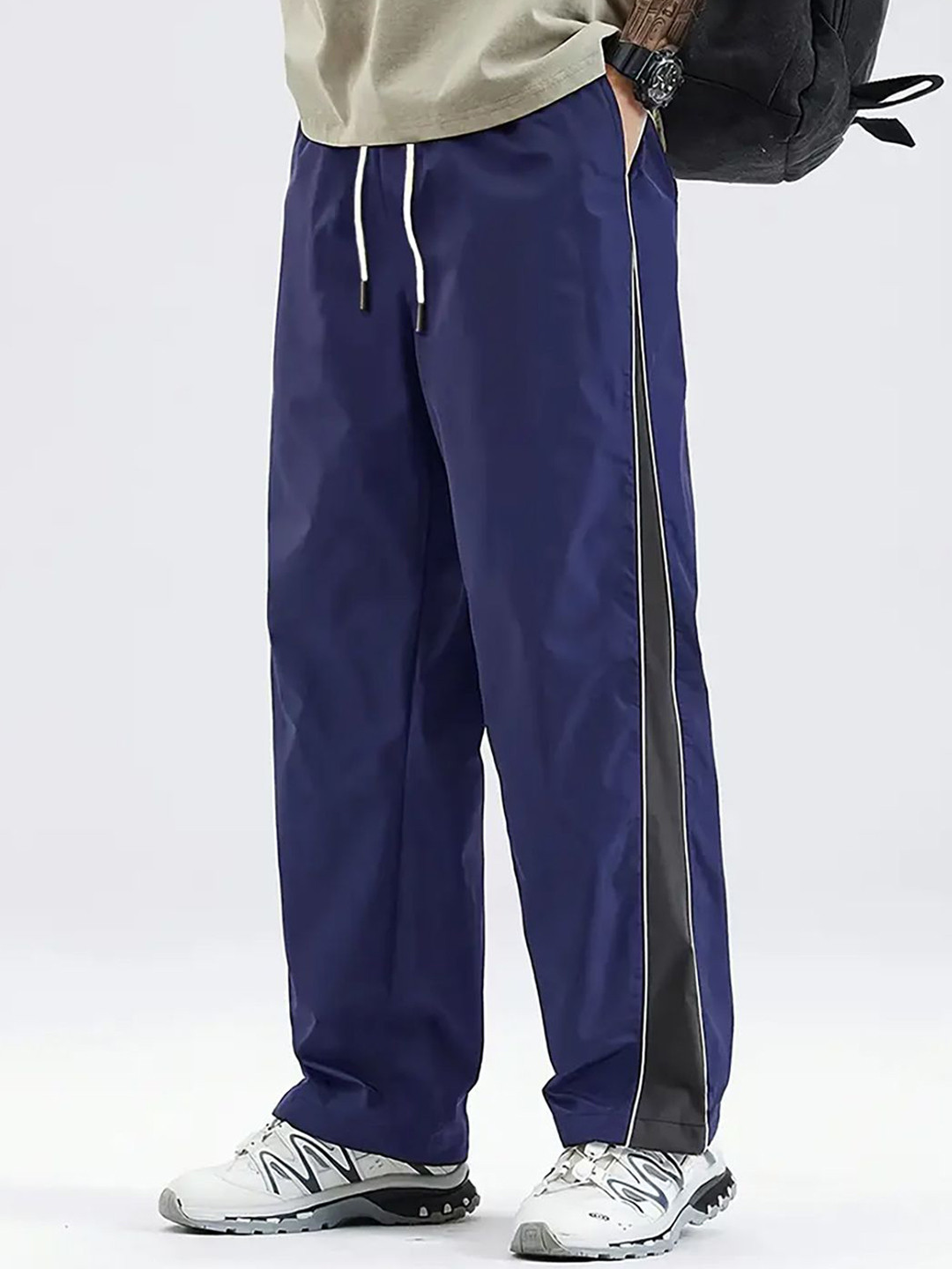 The Modern Soul Men Straight-Fit Mid-Rise Track Pant