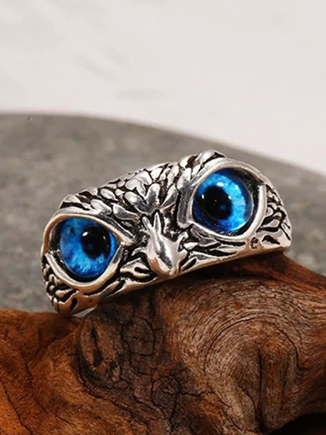 Teeragaj Unisex Sliver-Plated Textured Owl Shaped Finger Ring