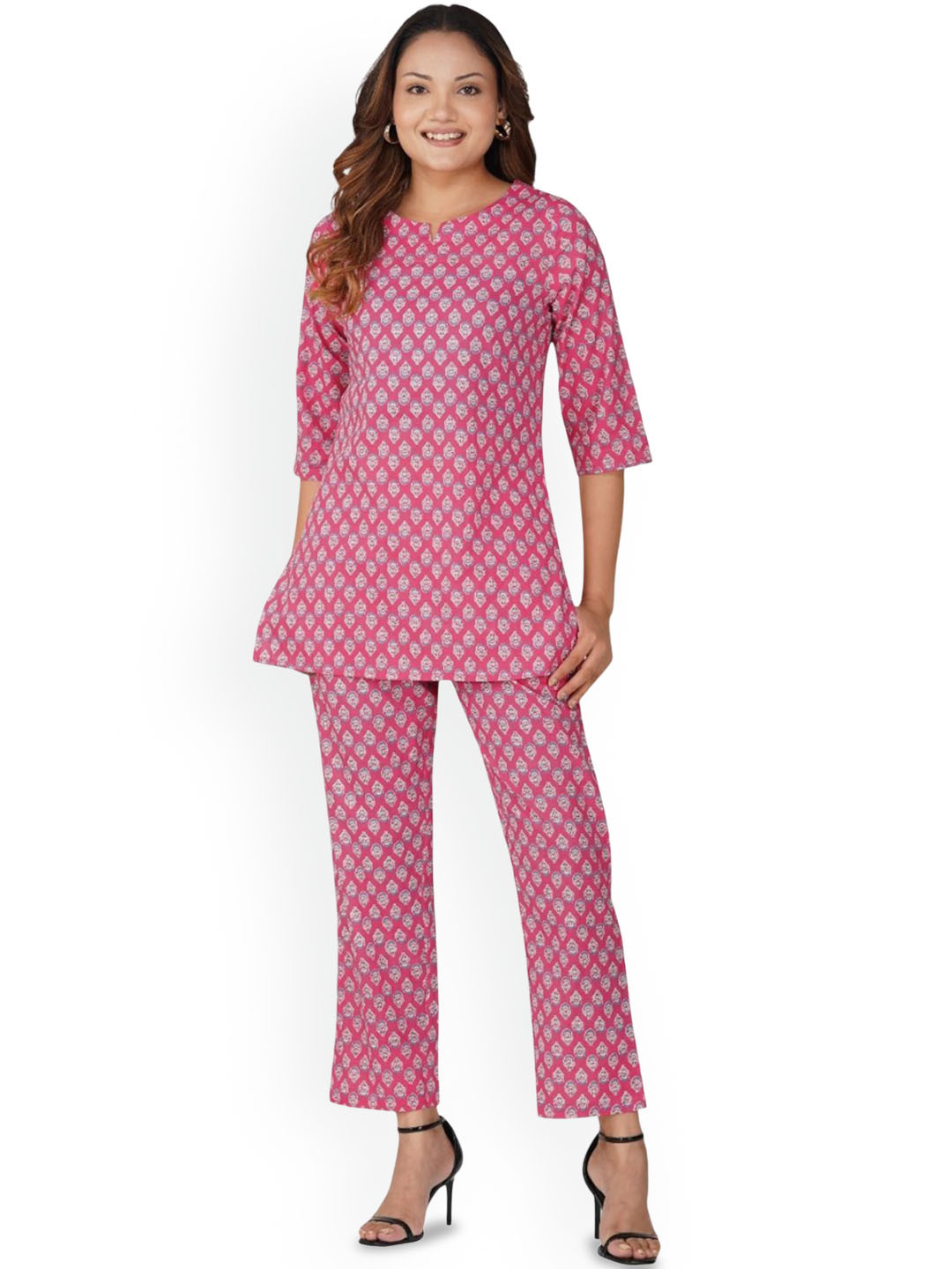30 Looks Women Pink Cotton Printed Pyjama Set