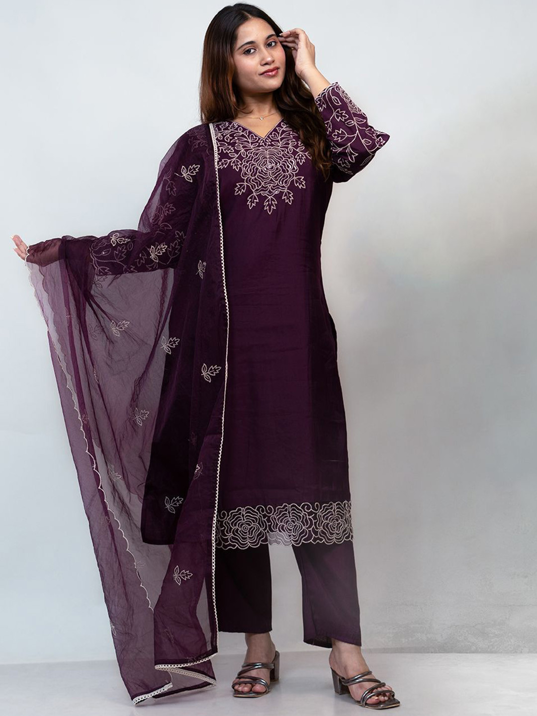 M MARCHLABEL Floral Embroidered Thread Work Kurta With Trousers & Dupatta