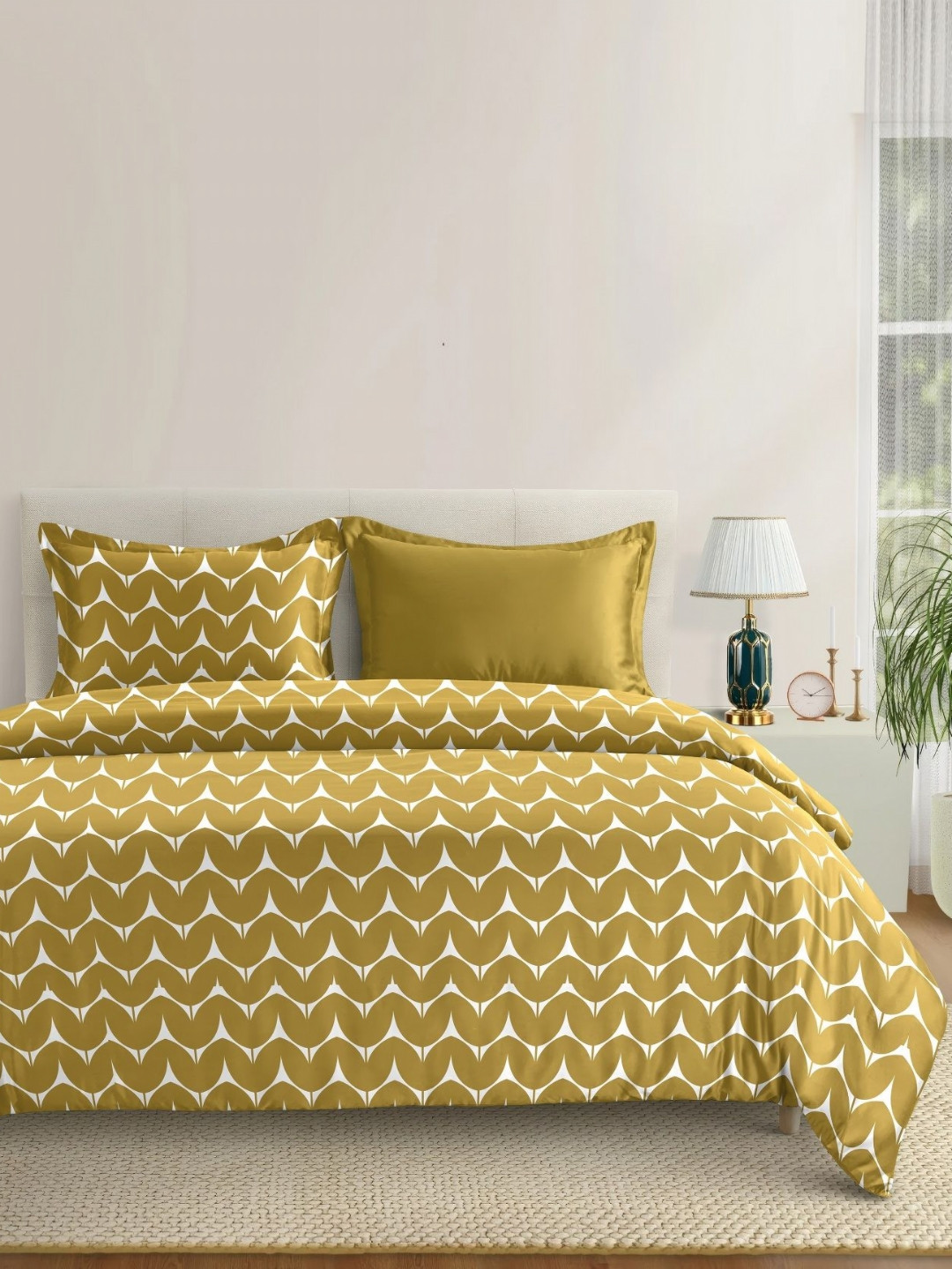 Aura Yellow & White Geometric 230 TC Microfiber King Bedsheet Set 1.04 m x 90 cm