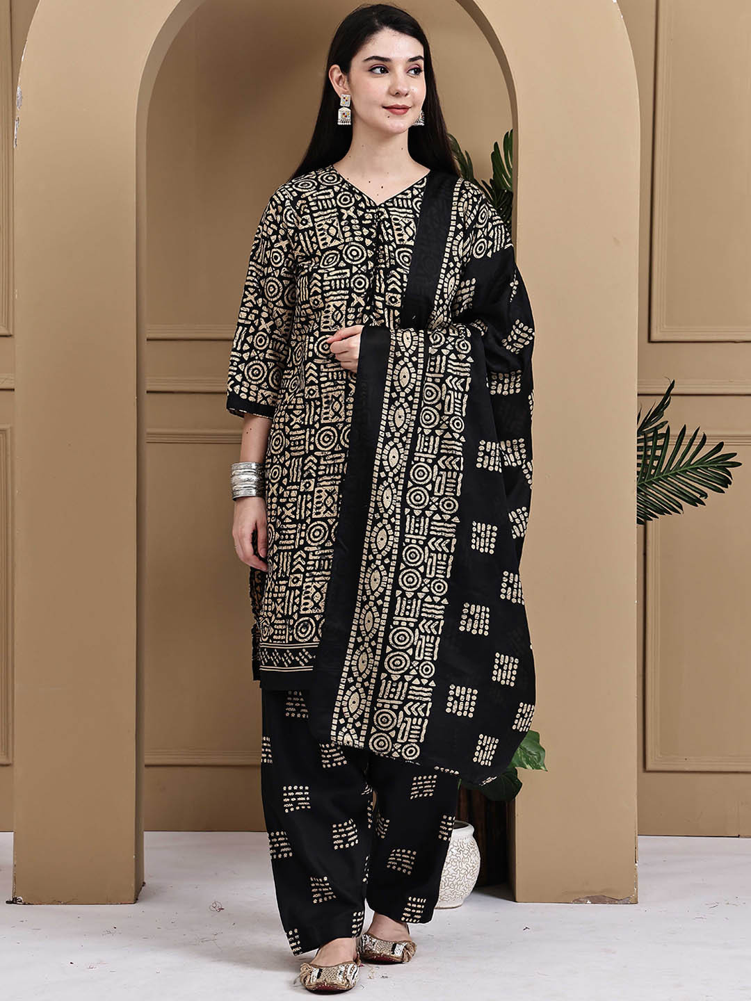 Rajnandini Women Printed Regular Kurta with Salwar & Dupatta Kurta Sets