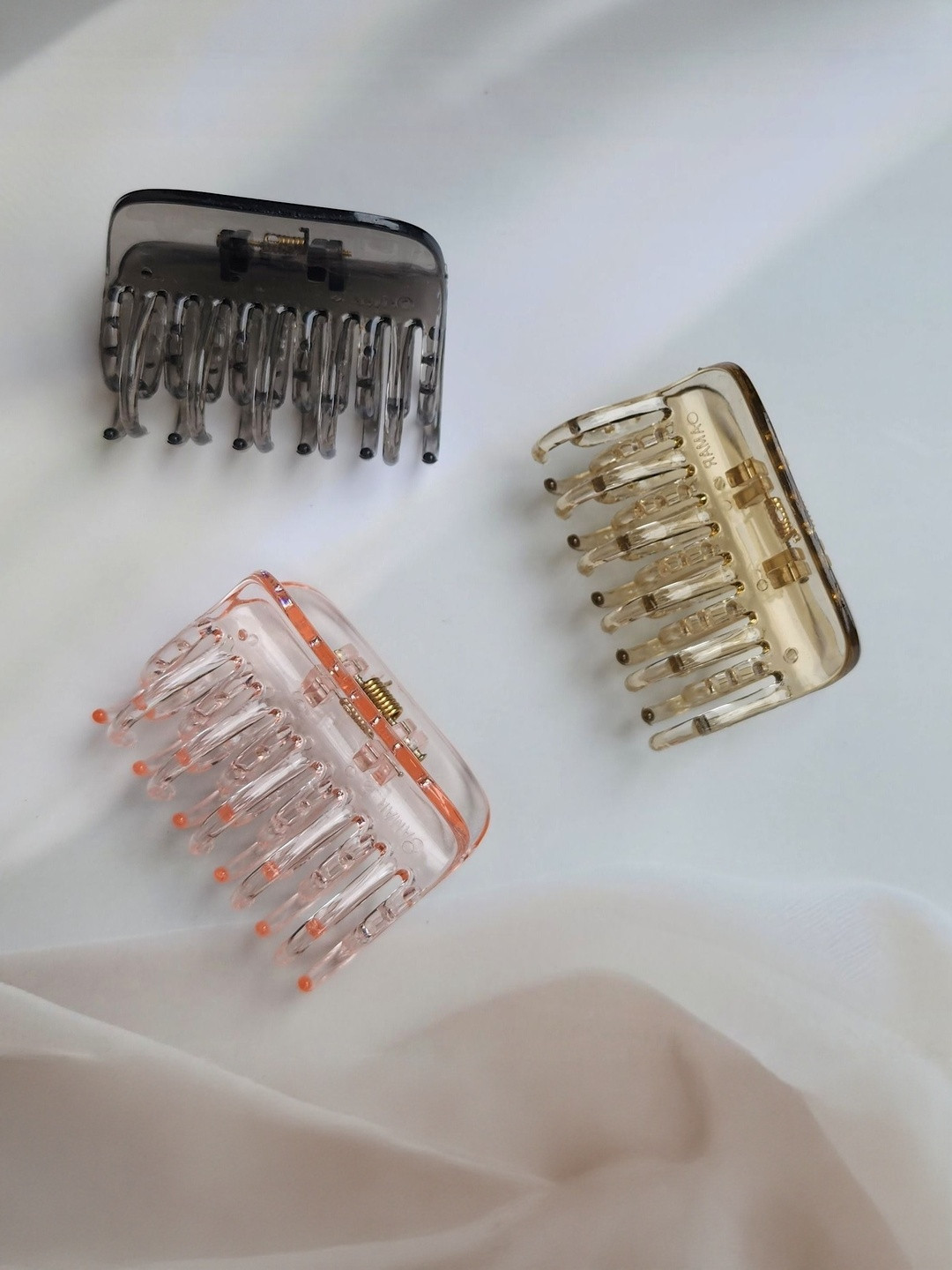 DIVASTRI Women Neutral Tones Set of 3 Transparent Glossy Finish Hair Claw Clips