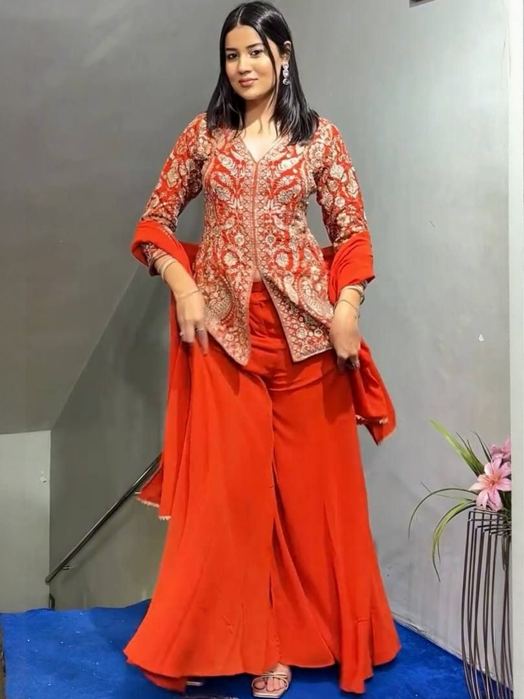 MAHI CREATION Women Ethnic Motifs Embroidered Regular Kurta with Sharara & With Dupatta