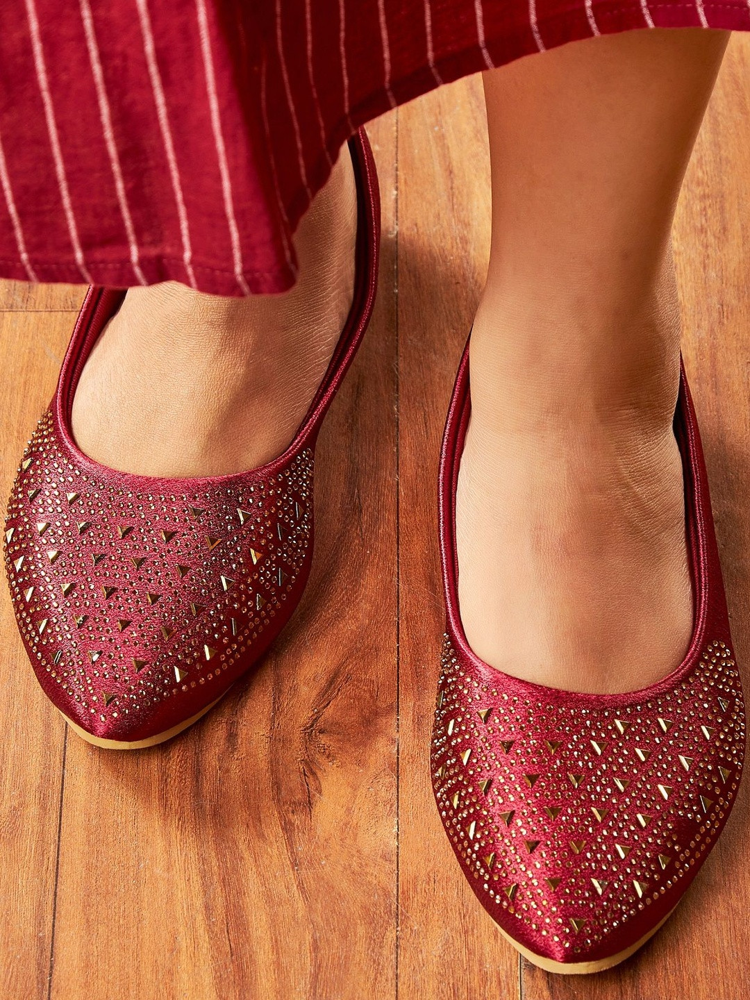 citaali Women Black Tinkle Bellie Bellarinas