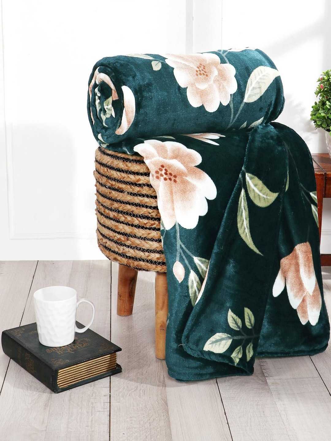 REALDREAM Green Fur Floral Mild Winter 300 GSM Single Bed Dohar