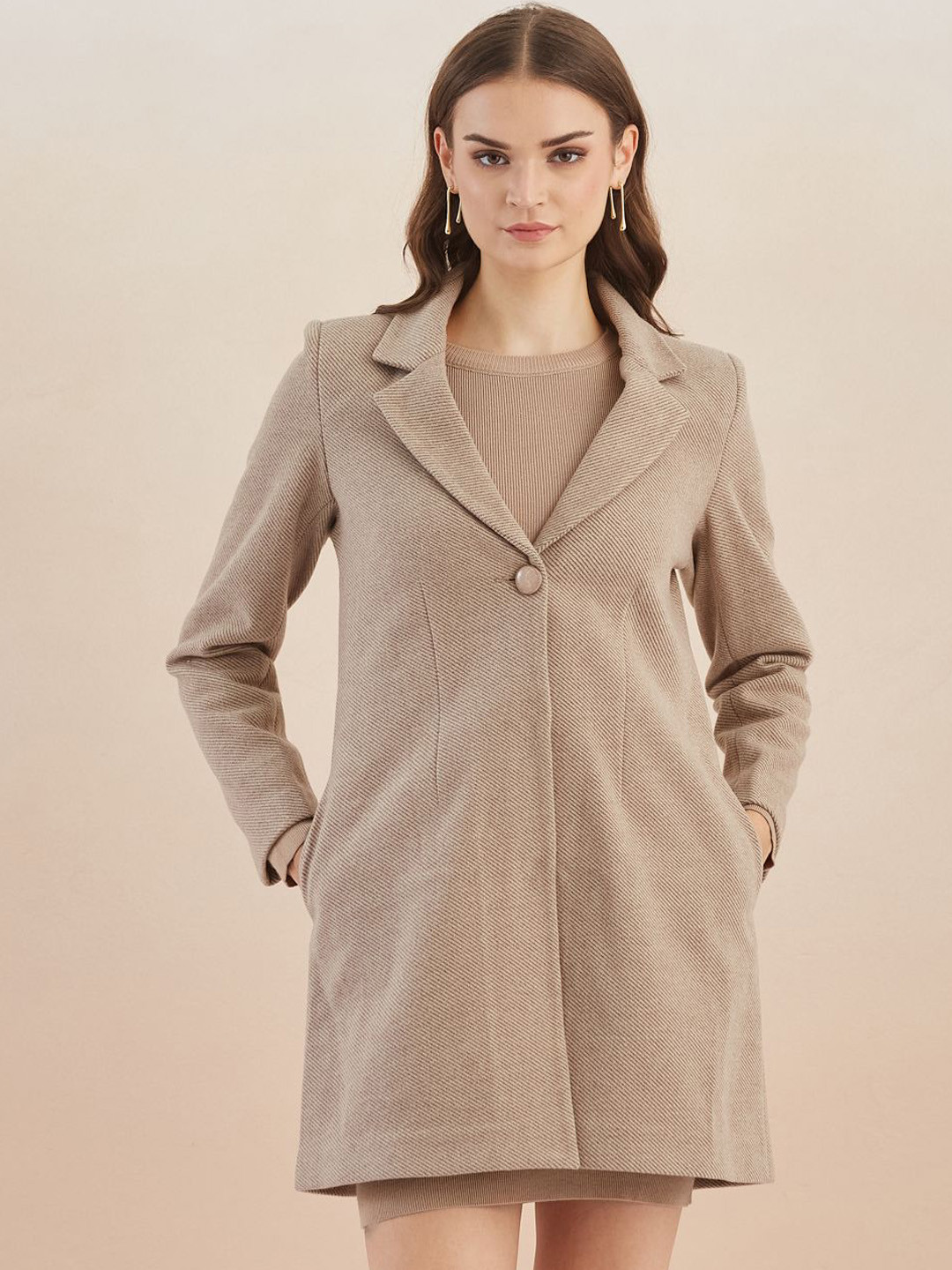 Latin Quarters Full Sleeves Lapel Collar Coat