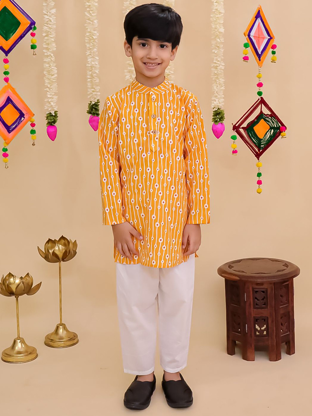 Aj DEZInES Boys Yellow Cotton Full sleeves Printed Kurta Pyjama Set