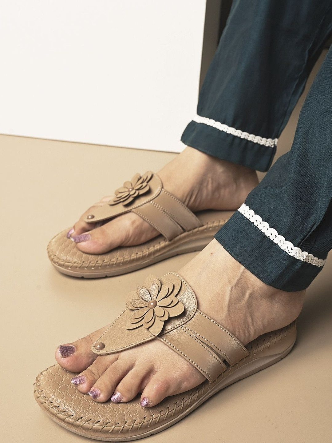 XE Looks Women 3D Floral Applique Slip-On Open Toe Flats