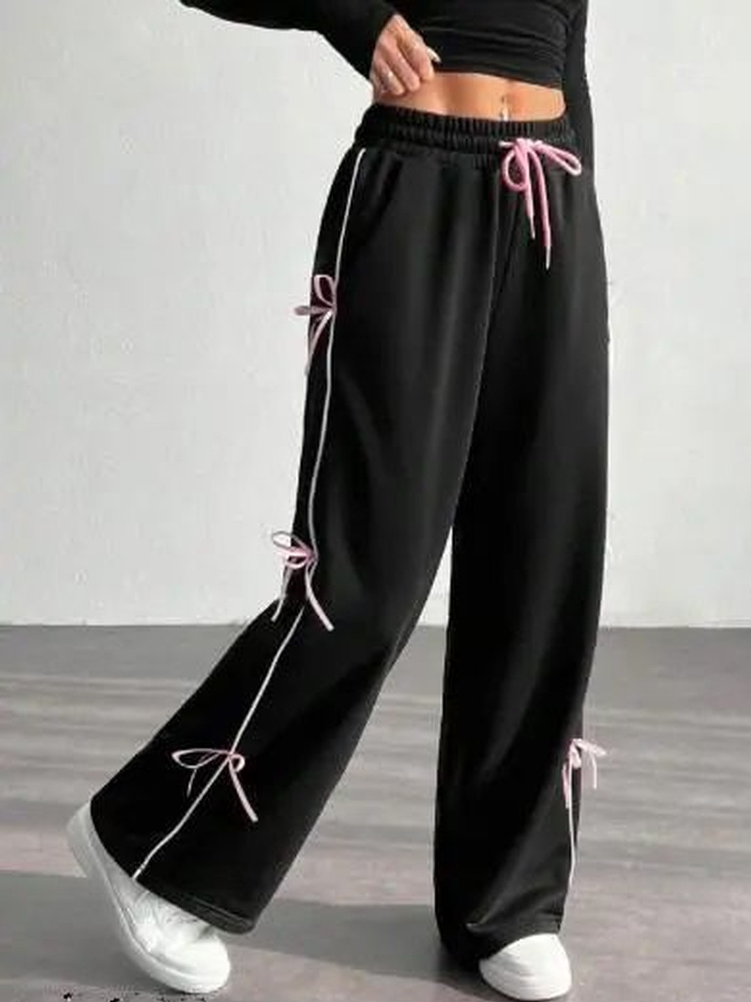 farukhi creation Women Black Relaxed Pleated Trousers