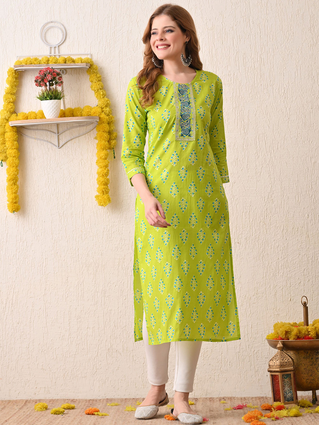 Jasoriya Women Floral Embroidered Cotton Sequinned Kurta