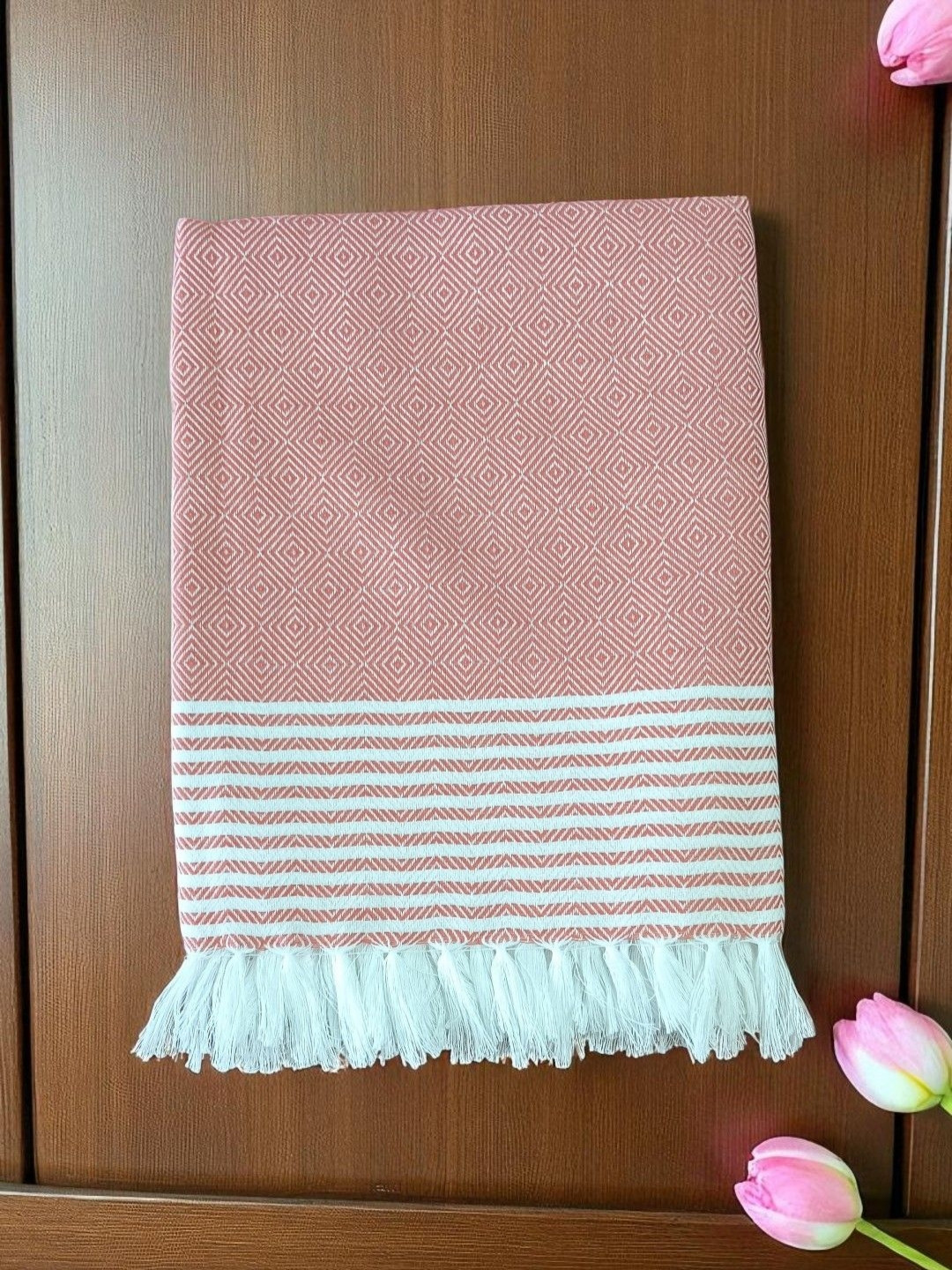 Kryptic Peach & White Geometric Printed 180 GSM Pure Cotton Bath Towel
