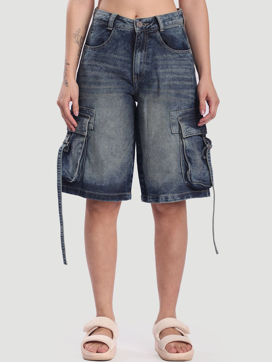 Bene Kleed Women Washed Cotton Light Fade Relax Fit Denim Cargo Shorts