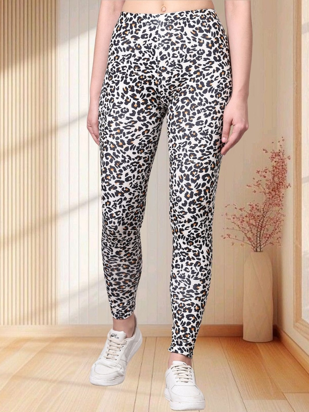 Moda Rapido Women's Black Stretchable Cotton Lycra Blend Leggings