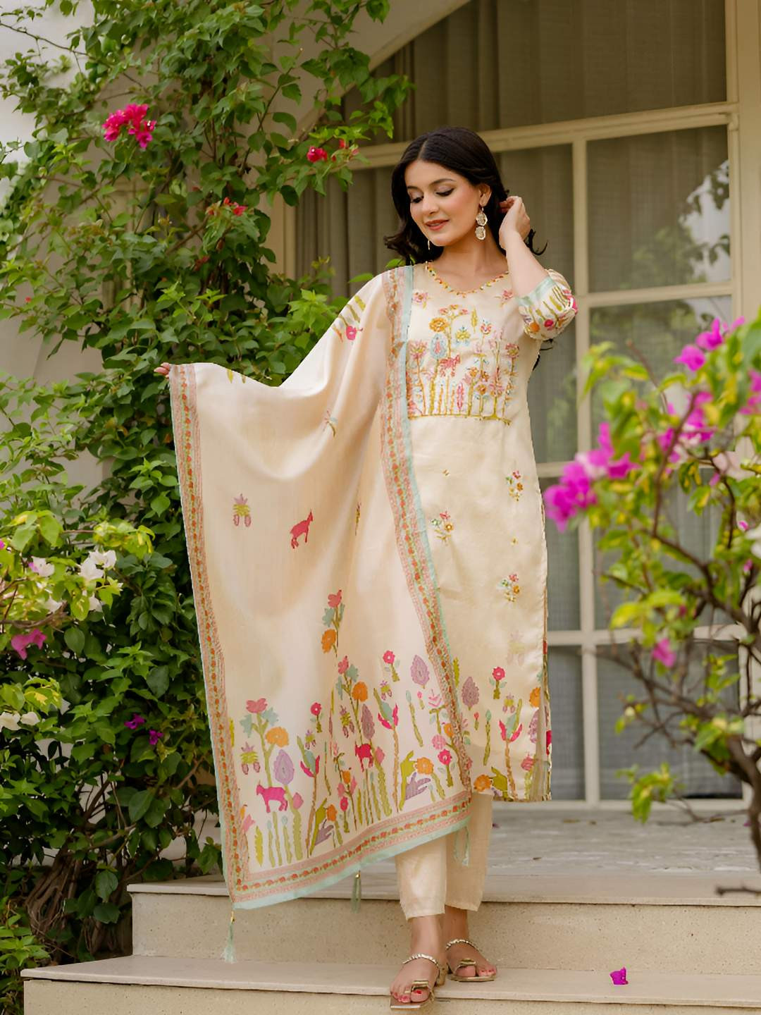 Pantos Women Floral Embroidered Beads and Stones Kurta with Trousers & Dupatta