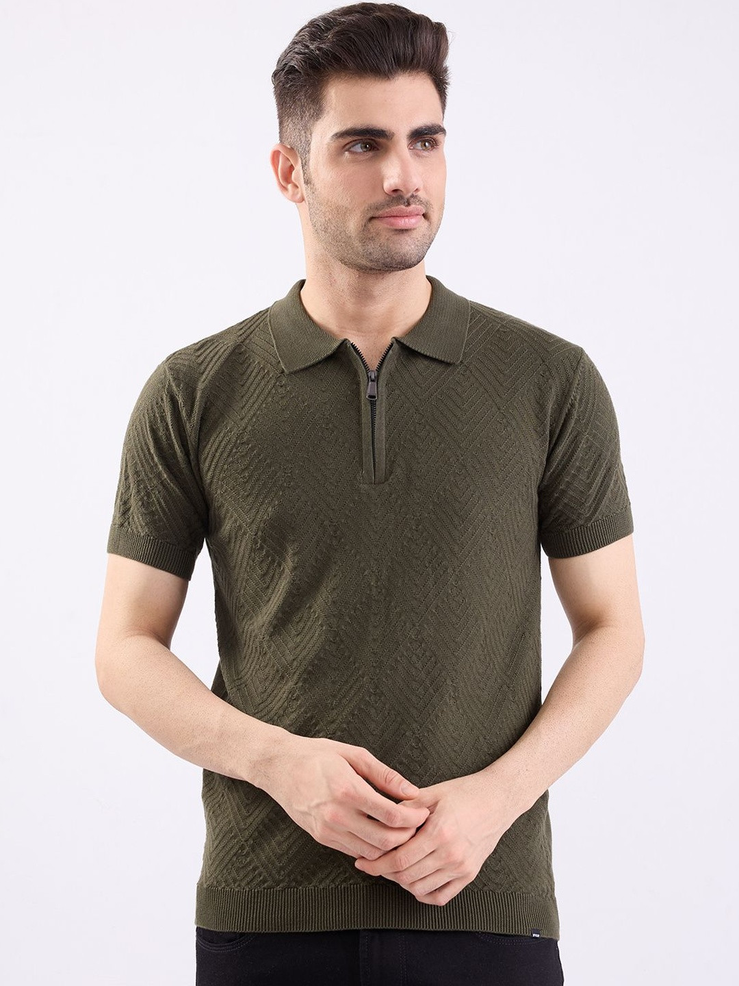 SPYKAR Men Avocado Green Slim Fit Short SleevesCasual Sweaters