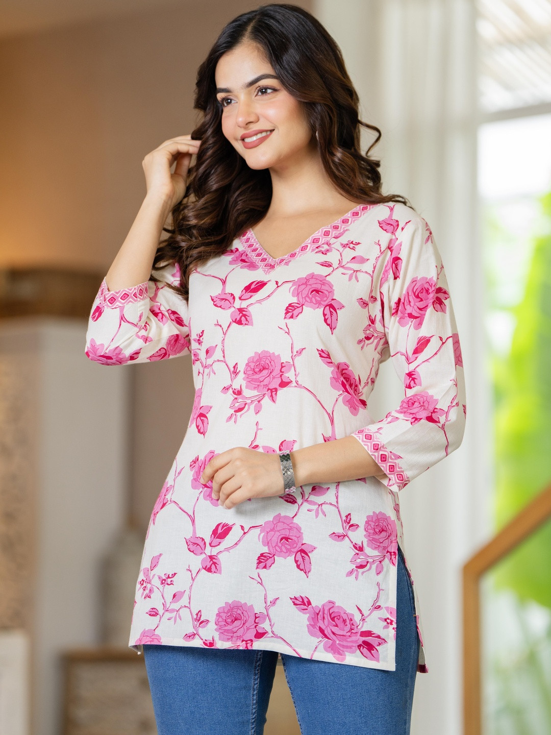 LAKASADAPAPEL Women Printed Short Kurti