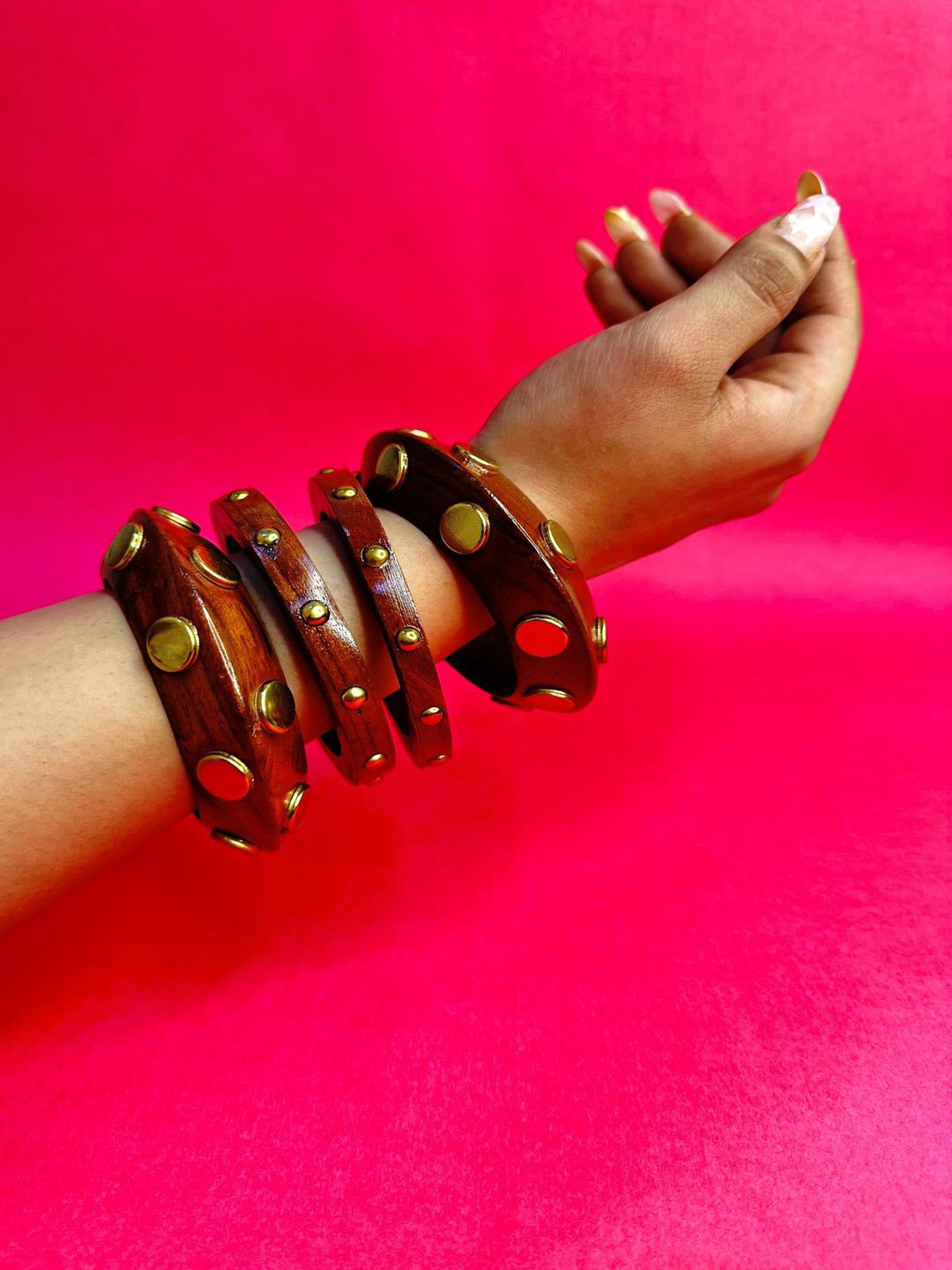 TAG 7 Set Of 4 Bangles