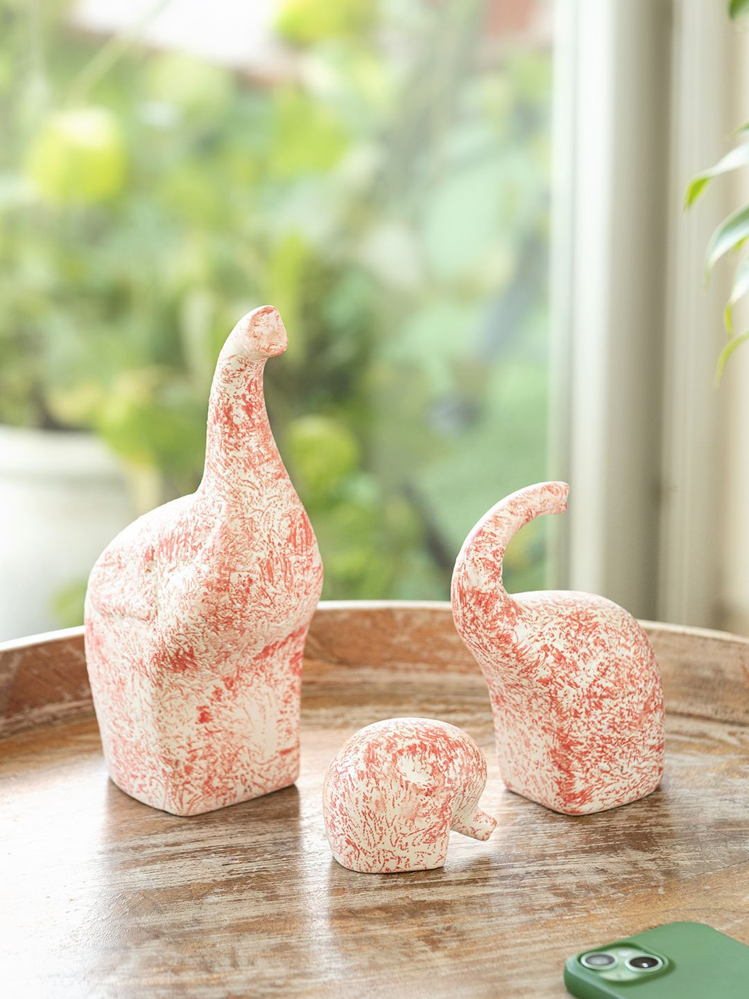 ExclusiveLane Red 3 Pieces Elephant Trio Ceramic Curio Showpiece