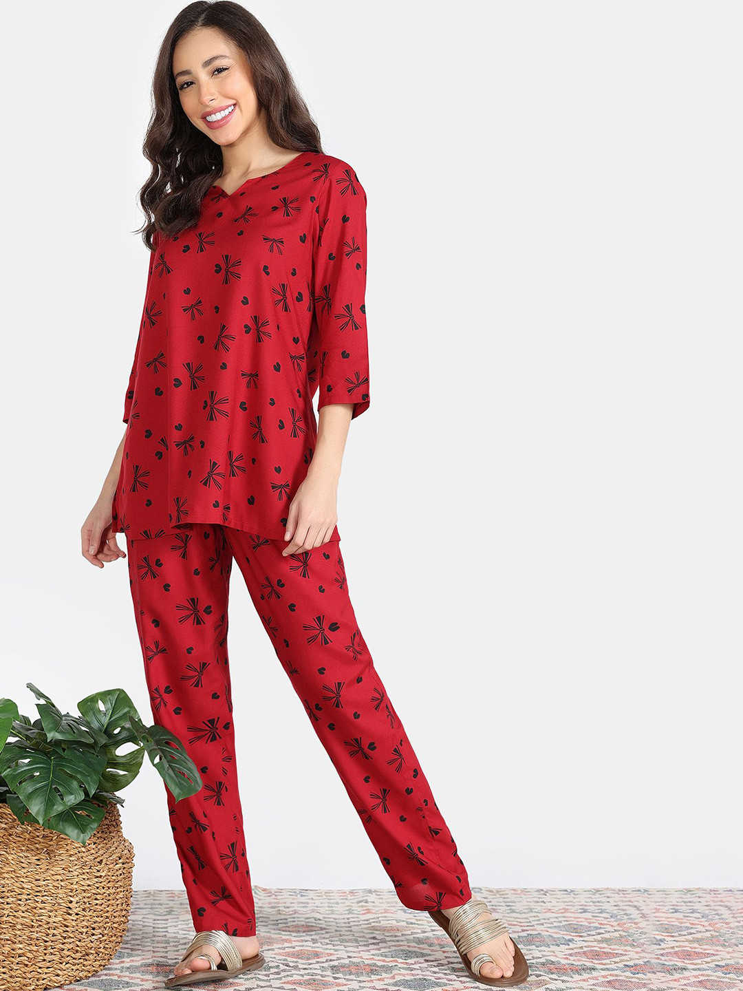 Zivame Graphic Printed Notch Neck Top And Pyjamas