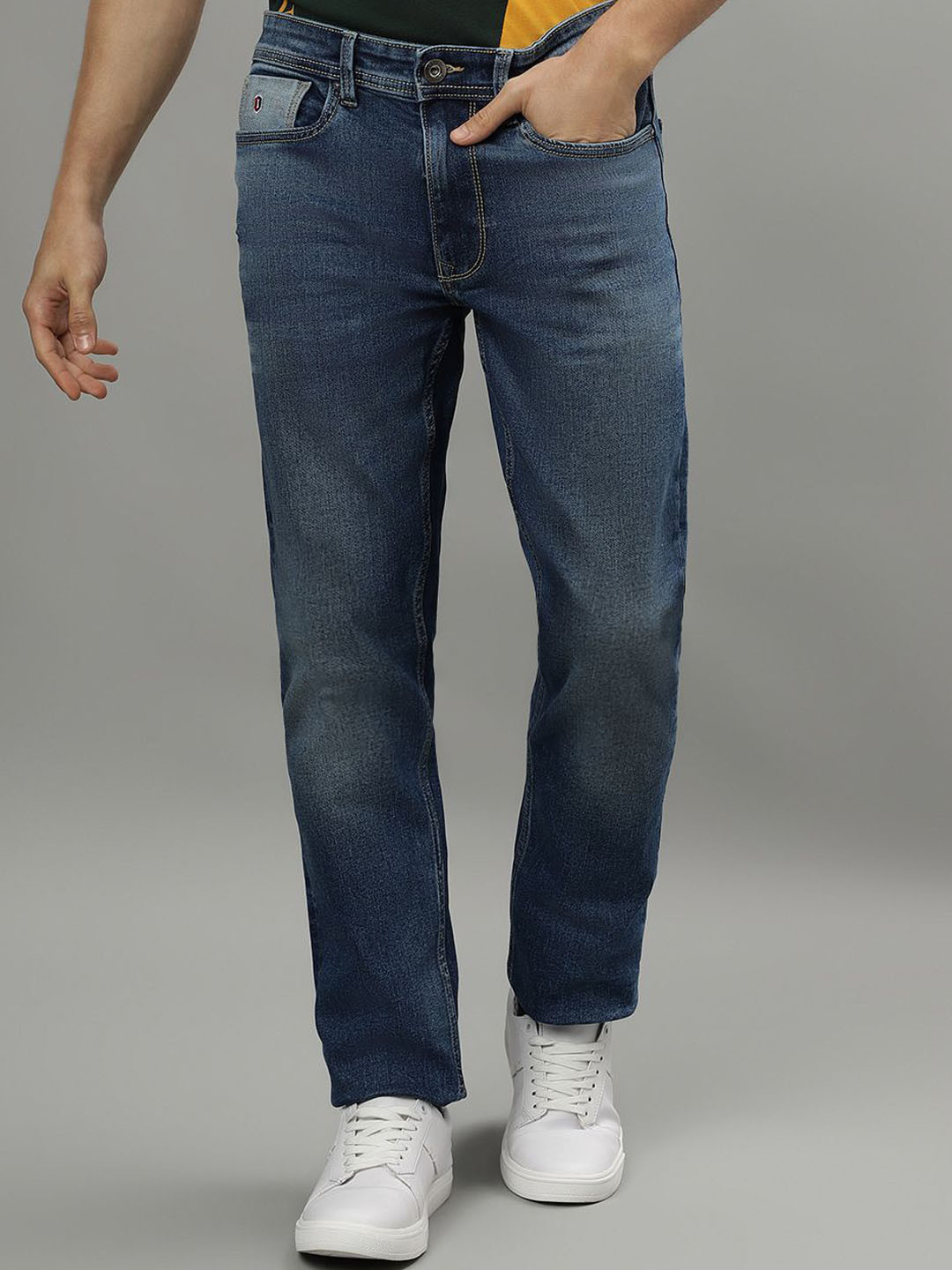 Iconic Men Skinny Fit Mid-Rise Light Fade Stretchable Jeans