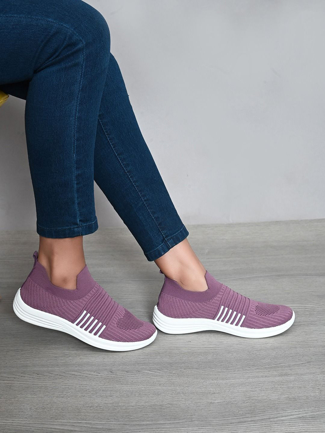 VOKLINE Women Canvas Slip-On Running Shoes