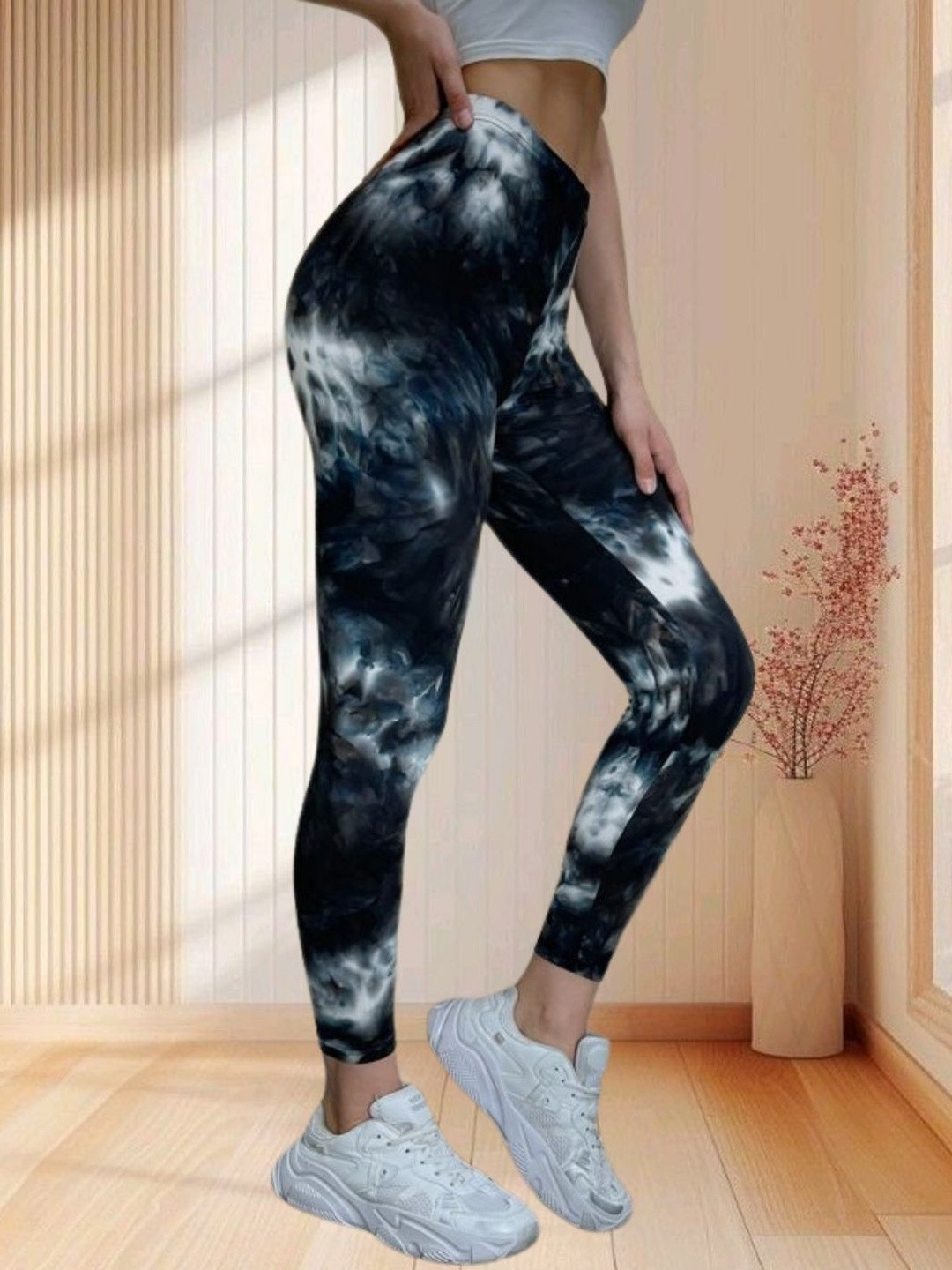 Moda Rapido Women Black Printed Stretchable Polyester Jeggings