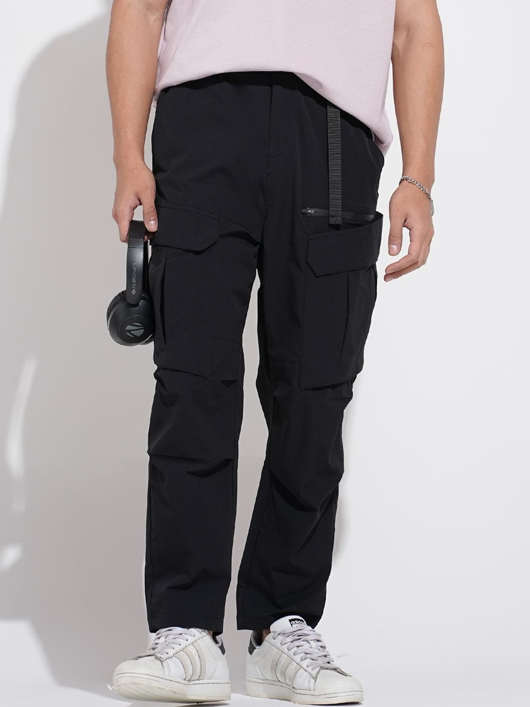 SHOWOFF Men Black Relaxed Fit Nylon Cargos
