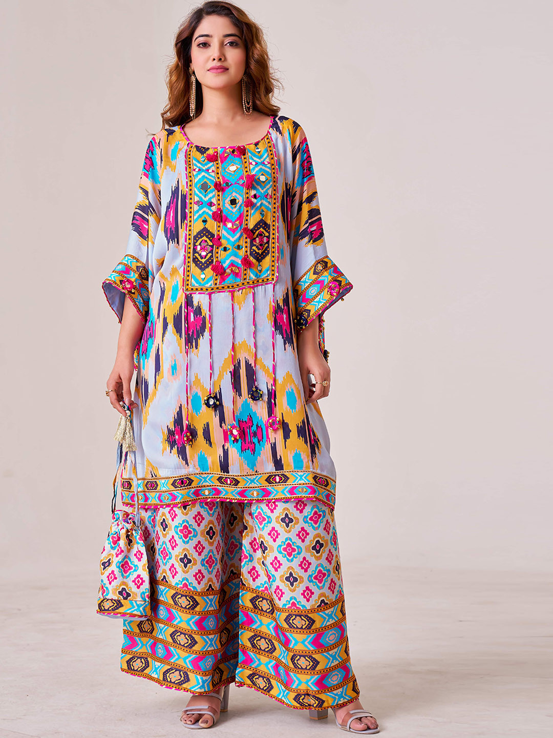 IOLY Geometric Printed Round Neck Kaftan With Palazzos With Matching Potli Bag